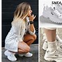 Giày Sneaker Đi Với Vest Và Suit And Sneakers Style